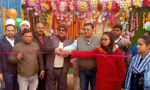 मनिहारी में इंटरमीडिएट आदर्श केंद्र का अंचलाधिकारी ने किया उद्घाटन