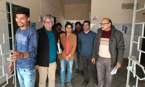 डीएम द्वारा गठित टीम ने प्रखंड में मेडिकल संस्थानों की जांच।
