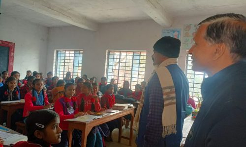 दर्जनों विद्यालयों का बीईओ ने किया निरीक्षण।