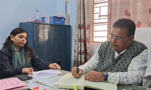 नवपदस्थापित अंचलाधिकारी सुश्री निहारिका ने पदभार संभाला, राजेश की बिदाई दी गई ।
