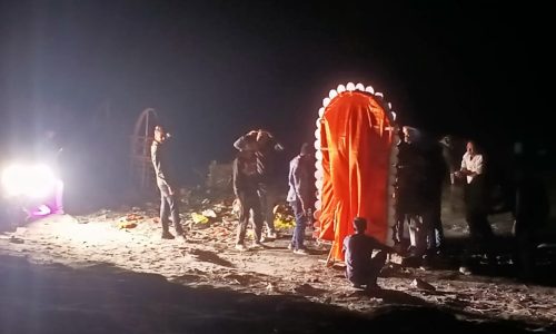 प्रतिमाओं को गंगा में विसर्जित किये गये, मनाही के बावजूद आस्था भारी पड़ी