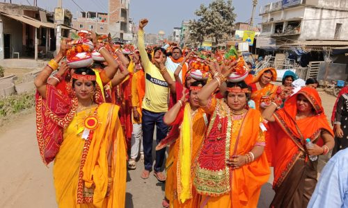कलश शोभा यात्रा नगर भ्रमण के साथ पांच दिवसीय प्राण प्रतिष्ठा समारोह का हुआ आगाज