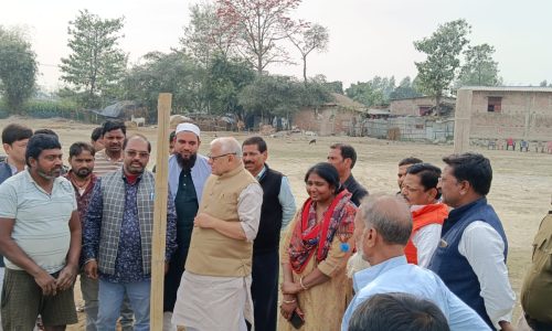 कांग्रेस नेत्री पुनम ने डॉ करीम के साथ तेजस्वी के आमसभा के तैयारियां का जायजा लिया
