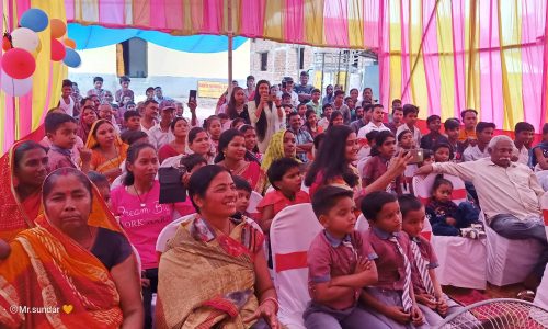 विद्यालय के वार्षिक कार्यक्रम में बच्चों को किया गया पुरस्कृत।