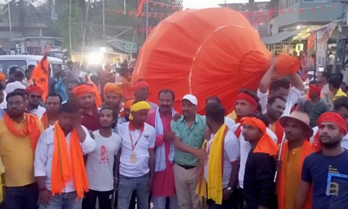 रामलला का निकाला गया भव्य शोभा यात्रा , विशाल गदा के साथ बजरंग दल के कार्यकर्ताओं ने नगर का भ्रमण किया