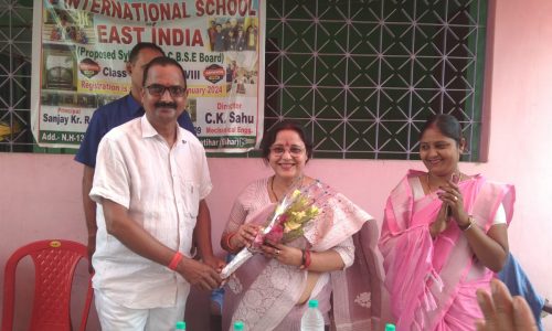 बिहार सरकार के परिवहन मंत्री शीला मंडल ने एनडीए प्रत्याशी दुलाल चंद्र गोस्वामी के समर्थन में चलाया जनसंपर्क अभियान।