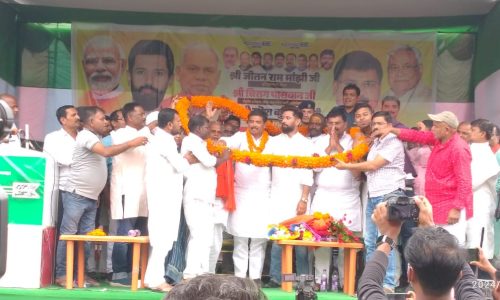 चिराग पासवान, जीतन राम मांझी, उमेश कुशवाहा ने कोढा़ में  एक मंच से चुनावी सभा को किया  संबोधित