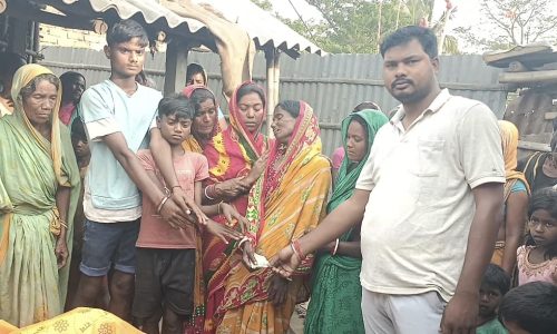 दिव्यांग युवक की मौत पर की आर्थिक मदद।