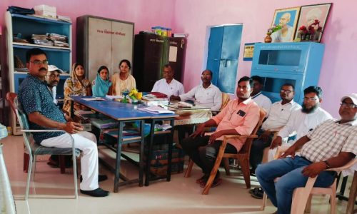 मध्य विद्यालय गोपीनगर में ई-शिक्षा पोर्टल पर अपलोड करने हेतु दस्तावेजीकरण कार्य जारी।