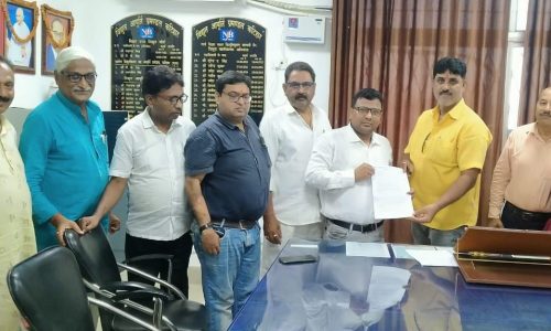 कांग्रेस कमिटी का एक  शिष्टमंडल विद्युत कार्यपालक अभियंता को सौंपा स्मार पत्र