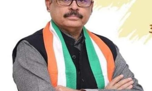 केंद्रीय सड़क परिवहन एवं राजमार्ग मंत्री से मिलकर सांसद ने सड़क व ओवरब्रिज निर्माण की किया मांग
