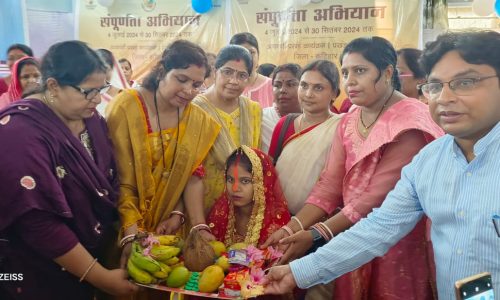 मनिहारी में सम्पूर्णता अभियान का द्वीप प्रज्वलित कर किया गया आगाज