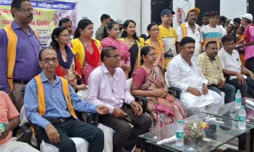 लायंस क्लब ने स्थापना दिवस पर नेत्र जांच शिविर का किया आयोजन ।