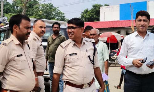 अनुमंडल प्रशासन की बड़ी कारवाई,11 ओवरलोडेड ट्रको से 33 लाख का जुर्माना  ठोका