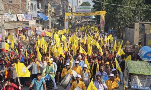 जन सुराज पदयात्रा पहुंची मधेपुरा, ढोल-नगाड़ों के बीच प्रशांत किशोर का भव्य स्वागत, हजारों की संख्या में जुटे लोग
