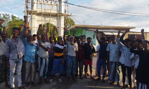 बिजली की समस्या को लेकर केवाला पंचायत में विद्युत उपभोक्ताओं ने जमकर किया प्रदर्शन