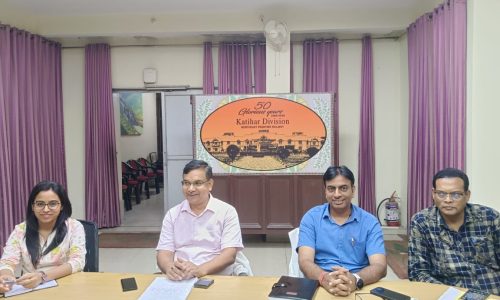 रेल मंत्री ने वीडियो कॉन्फ्रेंसिंग के जरिए रेल अधिकारियों किया प्रेस कॉन्फ्रेंस