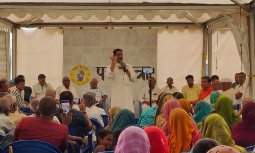 जन सुराज का दूसरा संकल्प है 15 साल से कम उम्र के बच्चों की पढ़ाई, कपड़े और खाने का पूरा जिम्मा जनता की सरकार उठाएगी: प्रशांत किशोर
