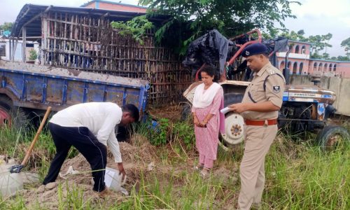तीन कांडों में जप्त  देशी व विदेशी शराब को नष्ट किया गया