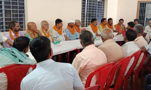 मनिहारी डीलर संघ का चुनाव संपन्न, तीनों पदाधिकारी निर्विरोध निर्वाचित।
