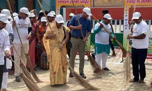 स्वच्छता ही सेवा कार्यक्रम के तहत नपं बारसोई में हुई साफ सफाई ।