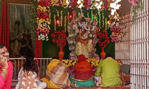 मनिहारी में हर्षोल्लास से मनाया गया गणेश महोत्सव, श्रद्धालुओं ने की सुख-समृद्धि की कामना