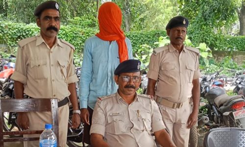 मनिहारी पुलिस ने फरार आरोपी को गिरफ्तार कर भेजा जेल।