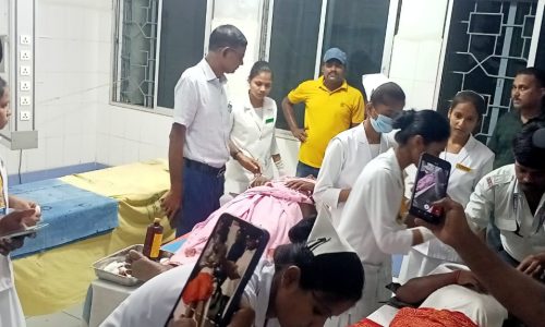 दो बाइक की टक्कर में तीन घायल, दो कटिहार रेफर।