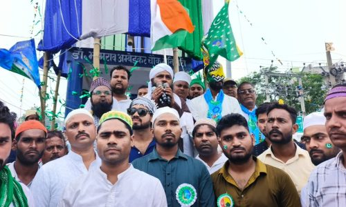 जश्न-ए-ईद मिलादुन्नबी के अवसर पर मनिहारी में शांति समिति द्वारा भव्य जुलूस निकाला गया