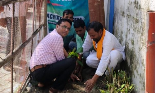 नगर पंचायत मनिहारी ने लिया स्वच्छता शपथ, वृक्षारोपण और जागरूकता रैली का आयोजन