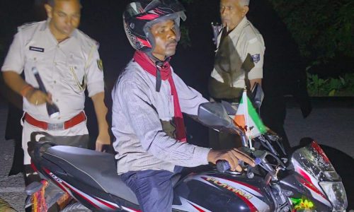 हसनगंज में थानाध्यक्ष ने चलाया विशेष रात्रि वाहन जांच अभियान।