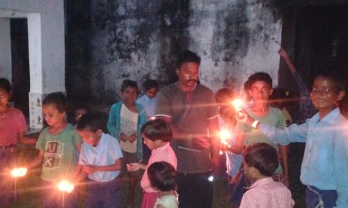 स्वच्छता ही सेवा को लेकर निकला गया केंडल मार्च।