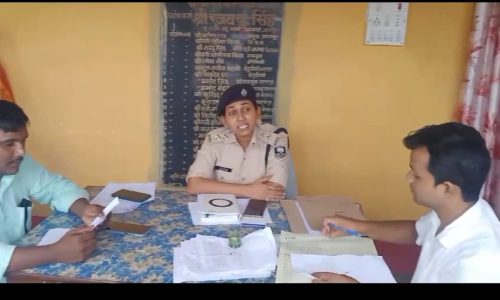प्राणपुर थाना में आयोजित शनिवारीय जनता दरबार में दो मामला का ऑन द स्पॉट निष्पादन।