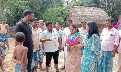 बीडीओ एवं सीओ ने बाढ़ प्रभावित क्षेत्रों का दौरा किया।