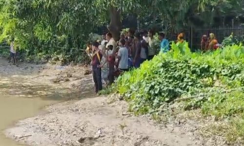 बघार पंचायत के मेदनीपुर गांव में गंगा का तटीय कटाव, ग्रामीण चिंतित।