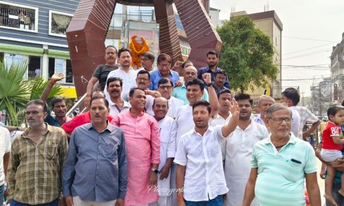 राजद के कार्यकर्ताओं द्वारा महात्मा गांधी और लाल बहादुर शास्त्री की जयंती मनाई