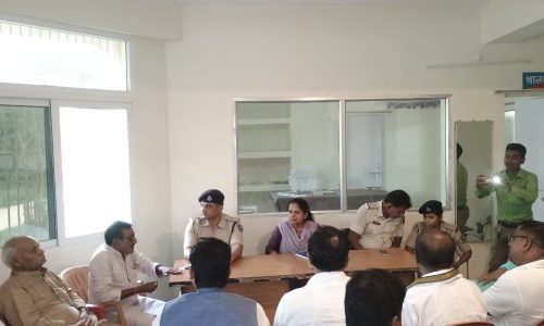 प्राणपुर थाना परिसर में काली पुजा एवं छठ पूजा को लेकर शांति समिति की बैठक हुई संपन्न