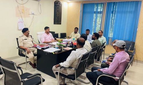 बारसोई एसडीओ ने अनुमंडल स्तरीय योजनाओं और कार्य प्रगति को लेकर किया बैठक।