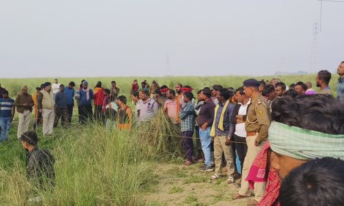 एक युवक का शव मिलने से क्षेत्र में फैला सनसनी पुलिस जांच-पड़ताल में जुटी।