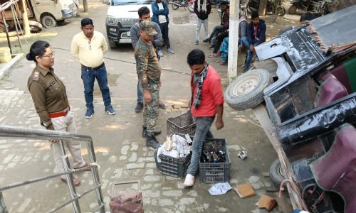 उनतीस लीटर विदेशी शराब के साथ एक तस्कर गिरफ्तार ।