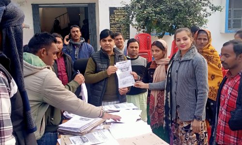 शहरी आवास योजना के तहत मनिहारी नगर में 506 लाभुकों को आर्थिक सहायता और कार्य आदेश वितरित