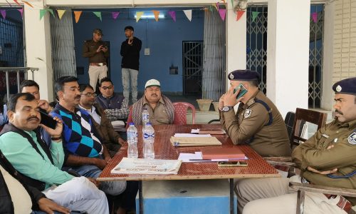 मनिहारी थाना परिसर में शांति समिति की बैठक संपन्न, सौहार्दपूर्ण आयोजन पर जोर