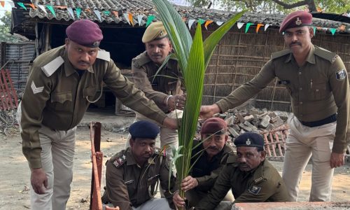 मनिहारी रेल थाना में स्वच्छता अभियान और पौधारोपण कार्यक्रम आयोजित