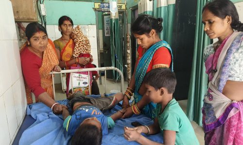 आठ वर्षीय किशोर को अज्ञात वाहन ने मारा ठोकर ।
