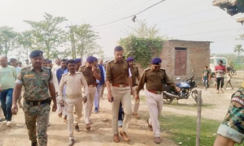 बलरामपुर में देशी बम धमाके मामले की जांच मे पहुंचे कटिहार एसपी ।