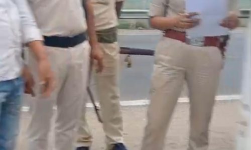 15 लीटर शराब के साथ एक गिरफ्तार, वाहन जप्त।