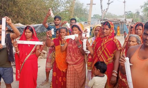 बिल चुकाने के बावजूद दो माह से बिजली से वंचित दिलारपुर के ग्रामीण, आंदोलन की दी चेतावनी
