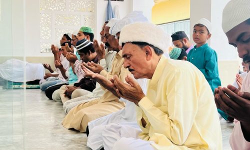 अलविदा जुमे में रोजेदारों ने मांगी अमन चैन की दुआ |