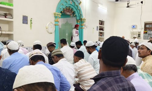अलविदा जुमे की नमाज अदा, अमन-चैन की मांगी दुआ।