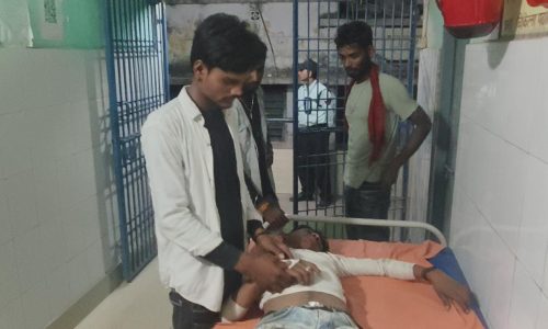 हाइवा ने ट्रैक्टर मे मारी टक्कर, तीन घायल,एक रेफर।